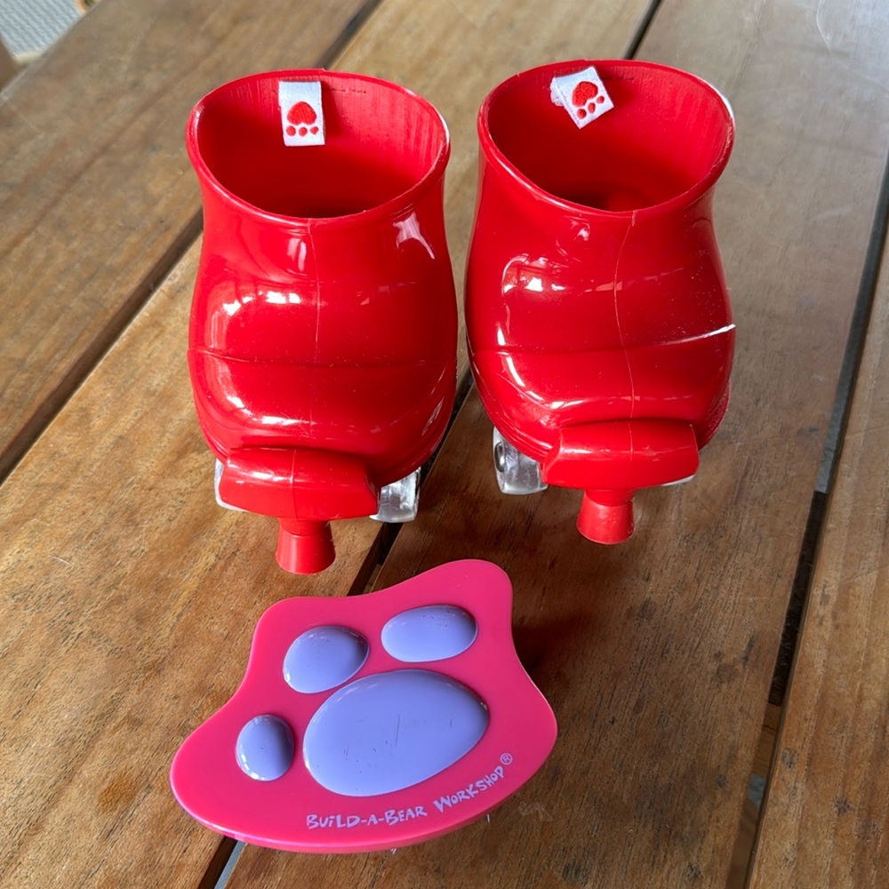 Build a bear workshop roller skates and brush